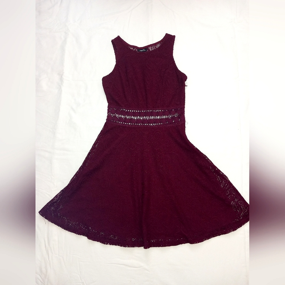 A Line, Burgundy Spring/Summer lace dress With Midriff Cutout. Women's XS.